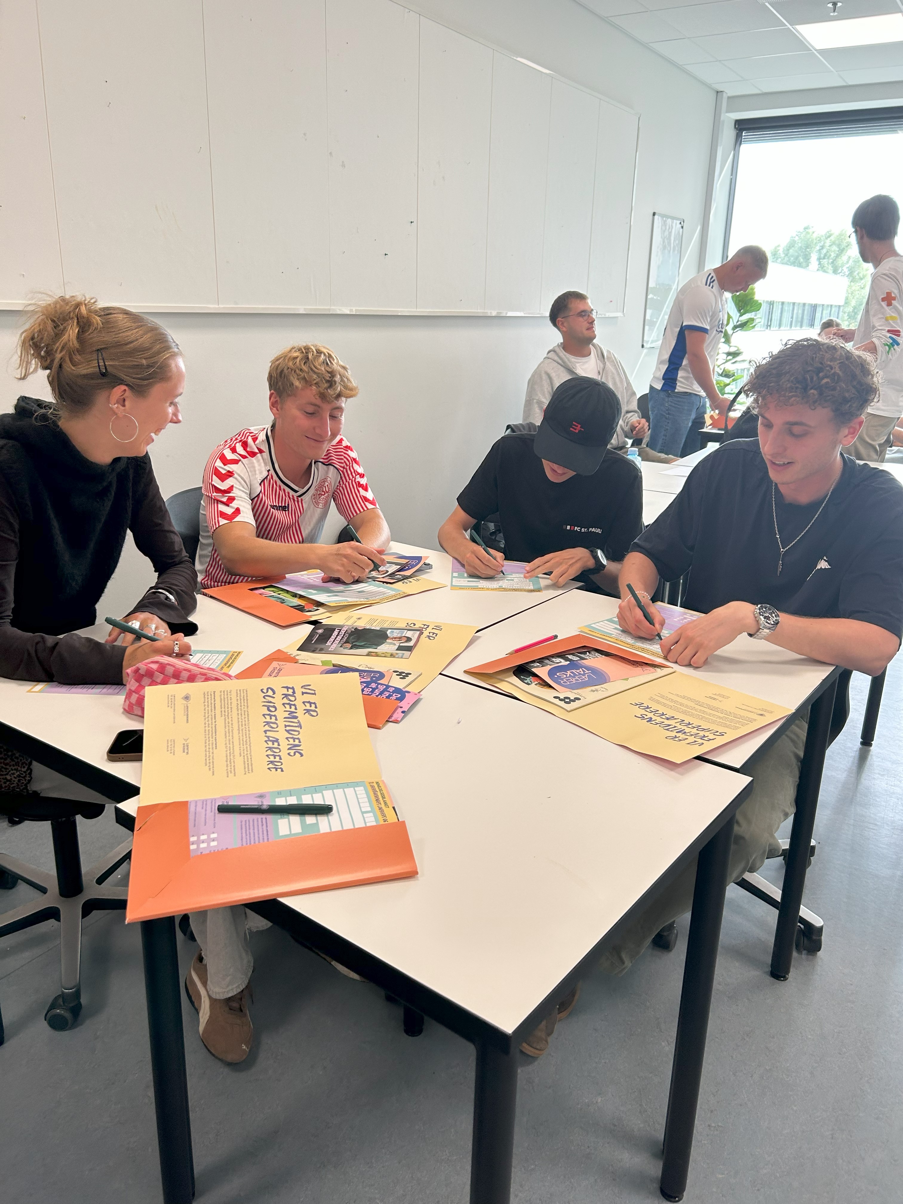 Studerende Melder Sig Ind Under Studiestarten